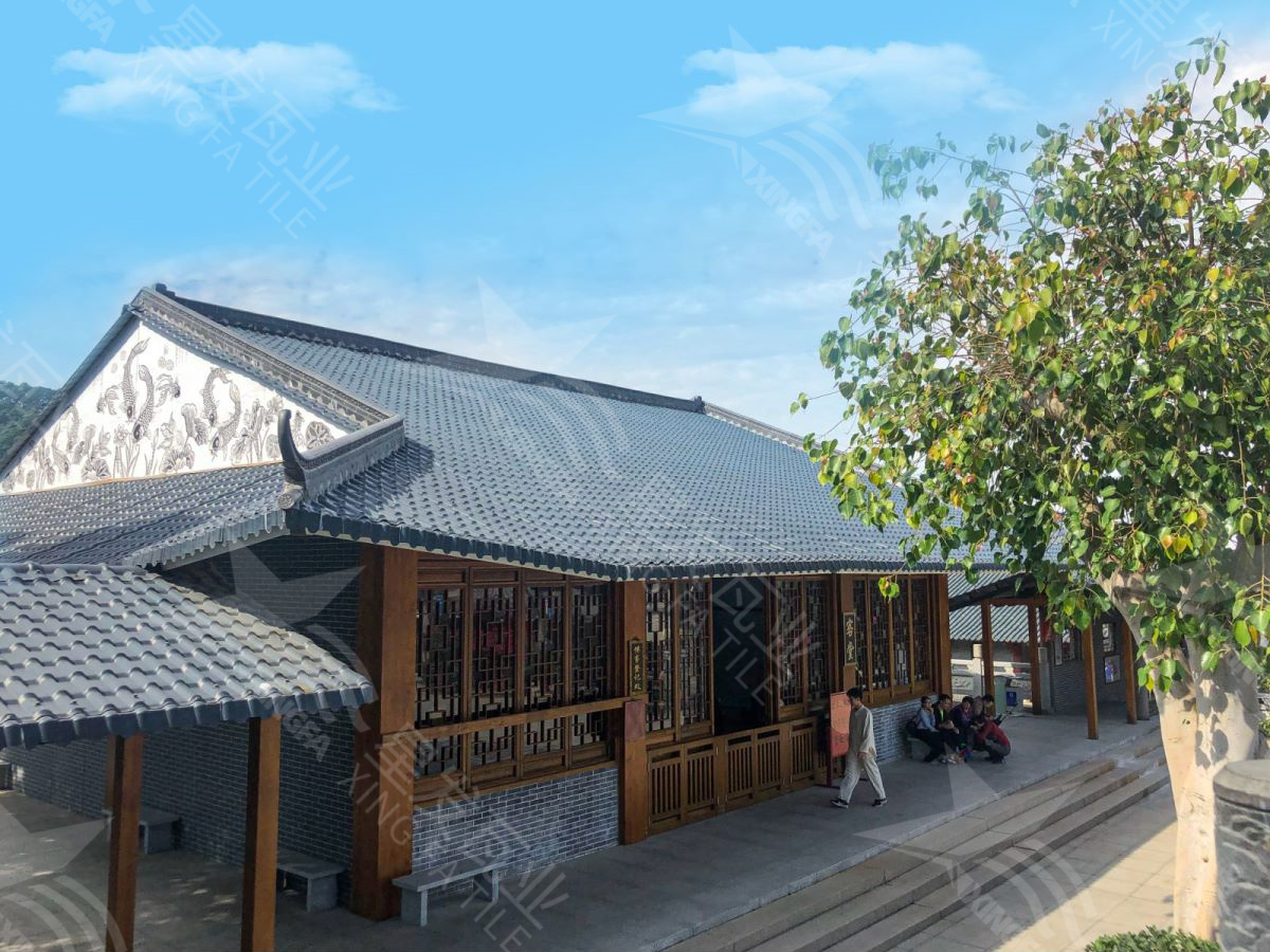 四合院別墅裝飾采光琉璃瓦 隔熱防水堅韌紅色樹脂防腐瓦 濟寧仿古建筑樹脂瓦廠家生產制造
