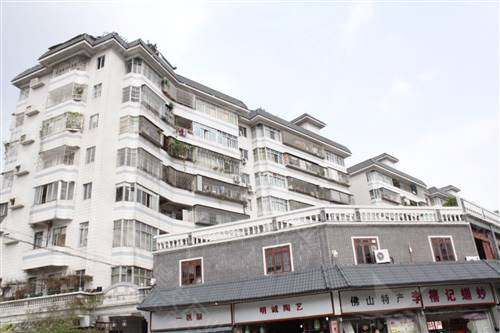 濟寧樹脂仿古門頭隔熱瓦 高質量耐用壽命長塑料防腐瓦四合院別墅用 asa樹脂梯形瓦批發價格