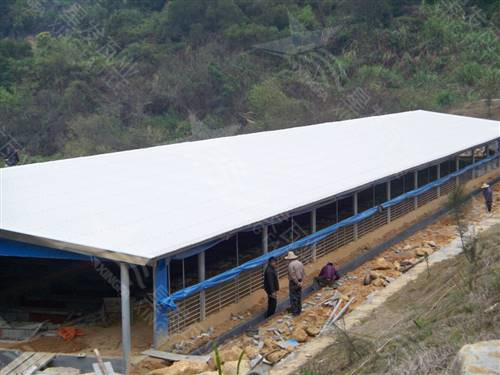 830型pvc采光波浪瓦 鋼結構工程用防腐隔熱梯型復合瓦 濟寧pvc瓦廠家銷售
